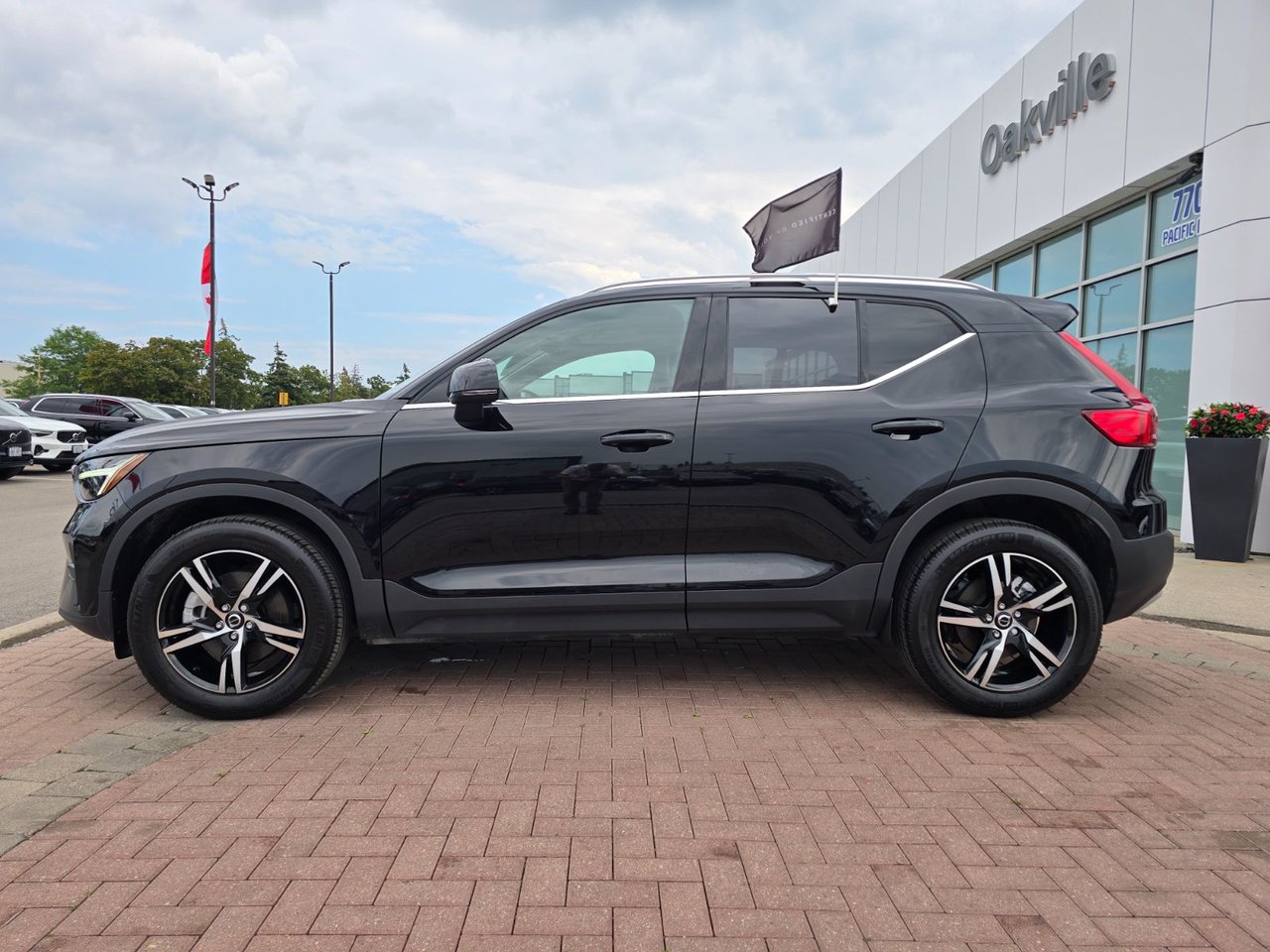 2025 Volvo XC40 CORE BRIGHT THEME-9