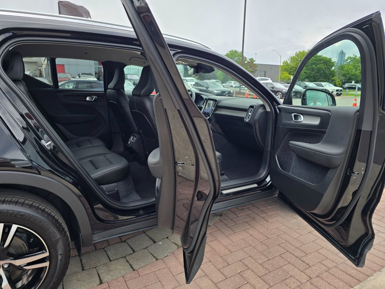 2025 Volvo XC40 CORE BRIGHT THEME-10