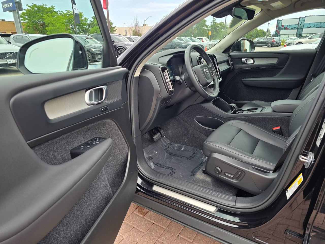 2025 Volvo XC40 CORE BRIGHT THEME-12