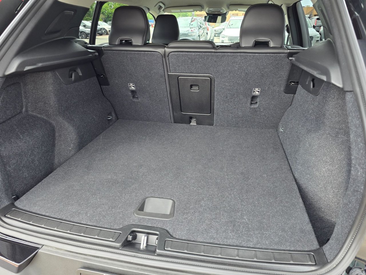 2025 Volvo XC40 CORE BRIGHT THEME-17
