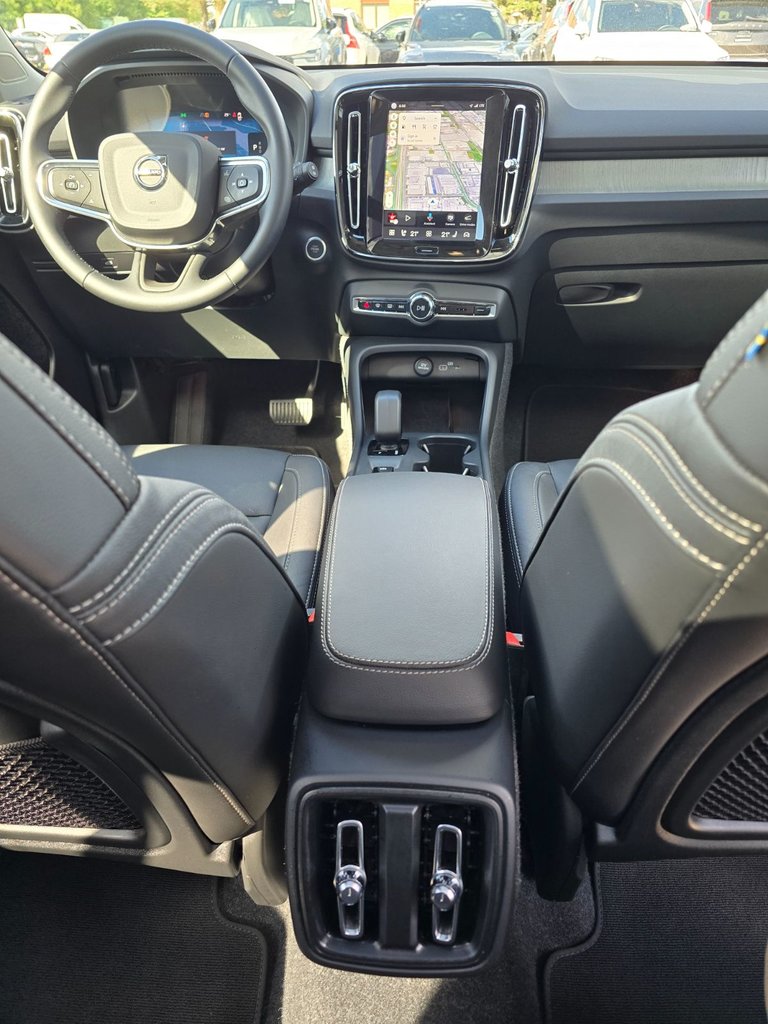 2025 Volvo XC40 CORE BRIGHT THEME-21