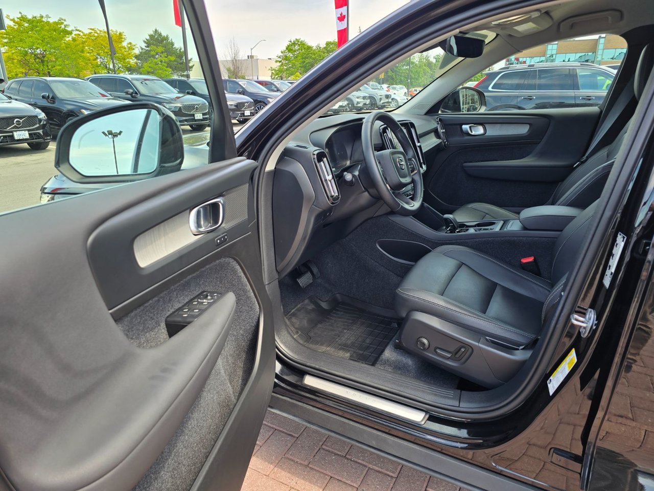 2025 Volvo XC40 CORE BRIGHT THEME-12