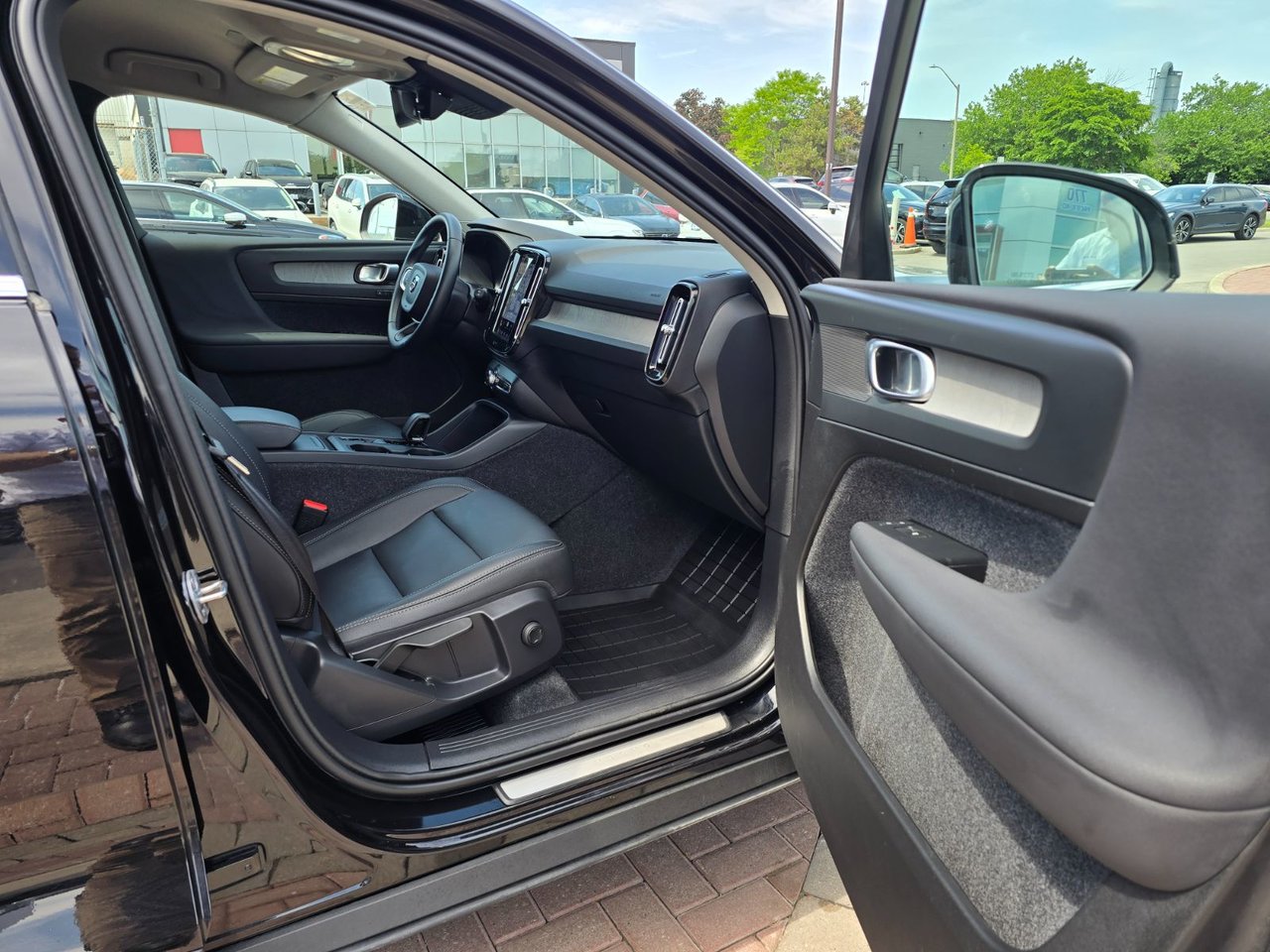 2025 Volvo XC40 CORE BRIGHT THEME-22