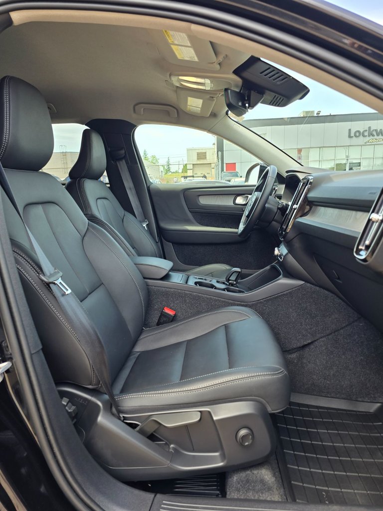 2025 Volvo XC40 CORE BRIGHT THEME-23