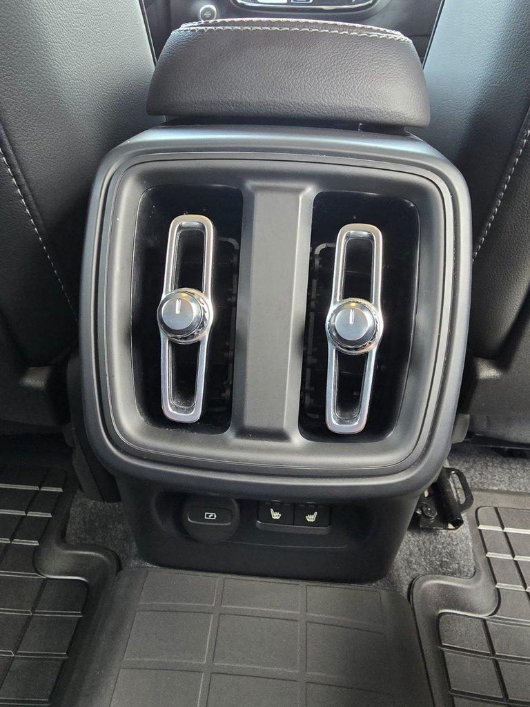 2025 Volvo XC40 CORE BRIGHT THEME-20