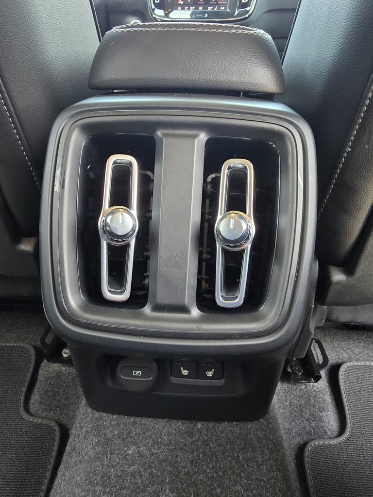 2025 Volvo XC40 CORE BRIGHT THEME-21