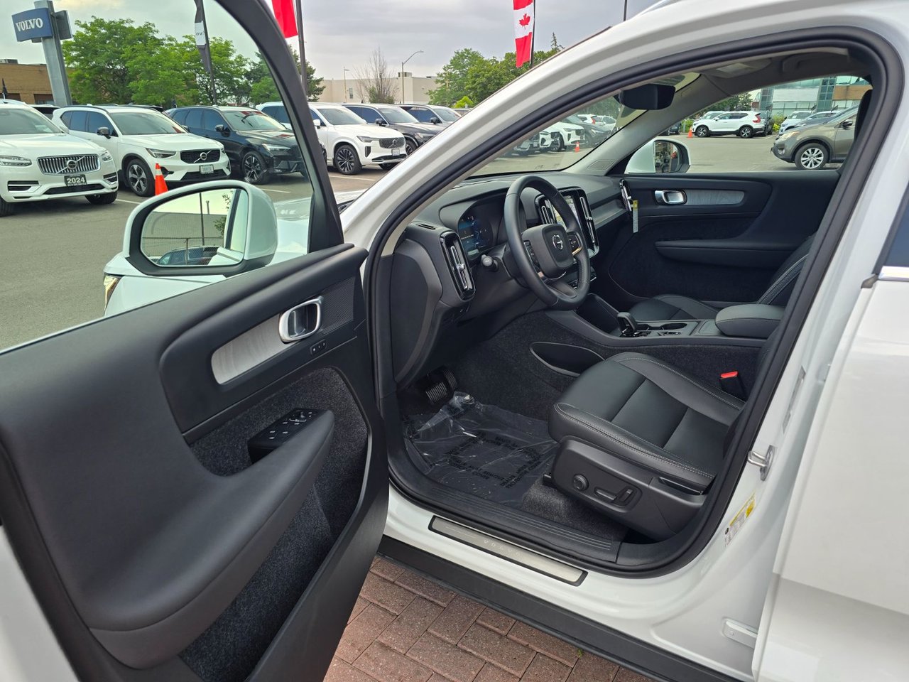 2025 Volvo XC40 CORE BRIGHT THEME-12