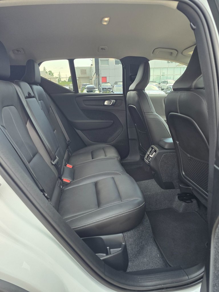 2025 Volvo XC40 CORE BRIGHT THEME-19