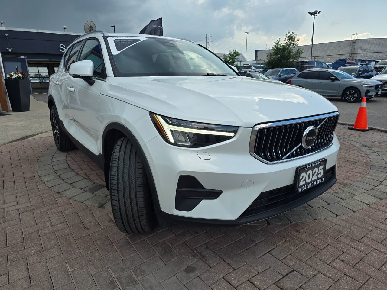 2025 Volvo XC40 CORE BRIGHT THEME-5