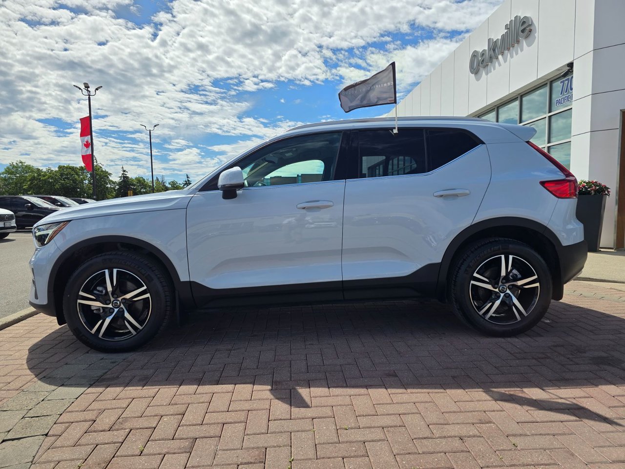 2025 Volvo XC40 CORE BRIGHT THEME-9