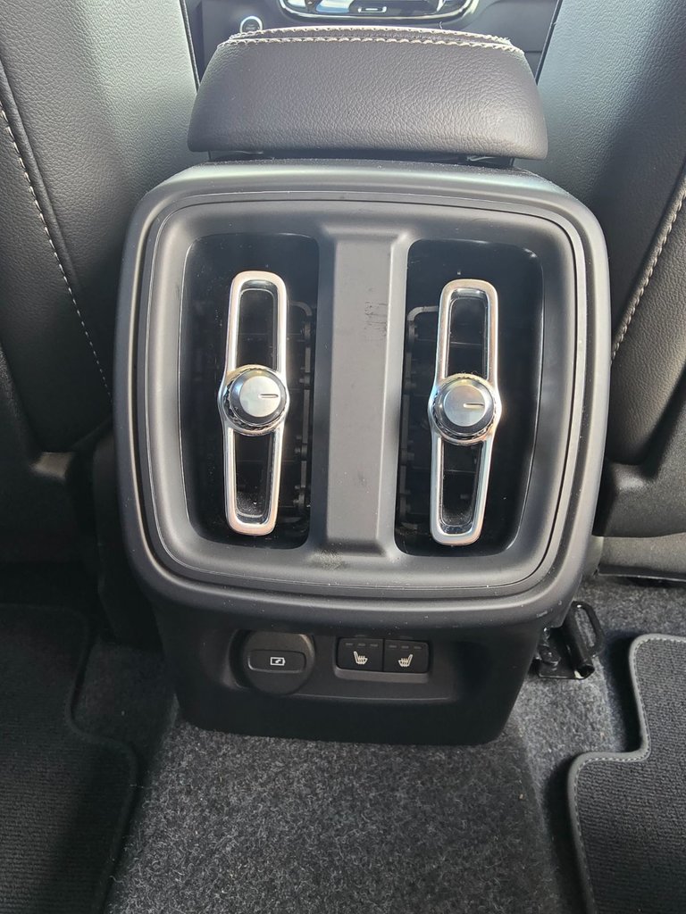 2025 Volvo XC40 CORE BRIGHT THEME-20
