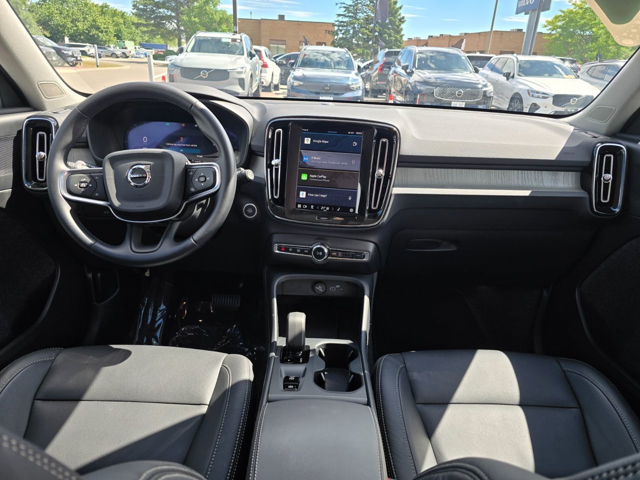 2025 Volvo XC40 CORE BRIGHT THEME-4