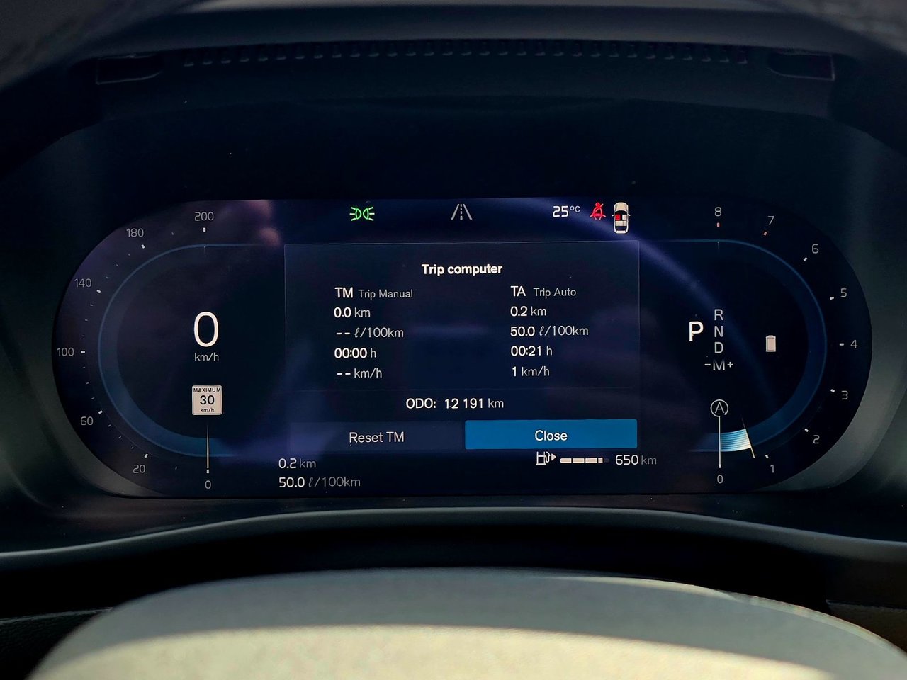 2025 Volvo XC40 CORE BRIGHT THEME-1