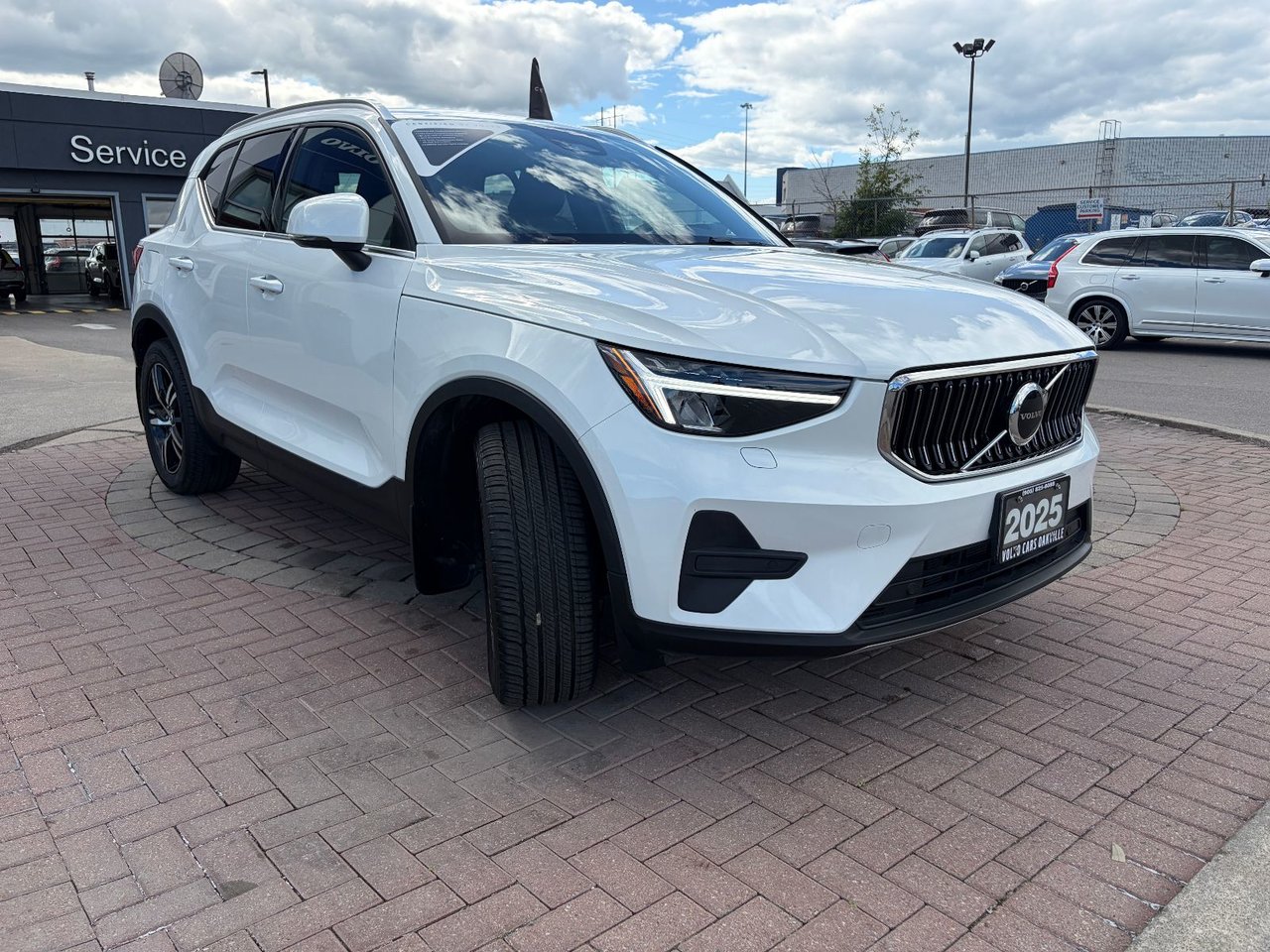 2025 Volvo XC40 CORE BRIGHT THEME-5