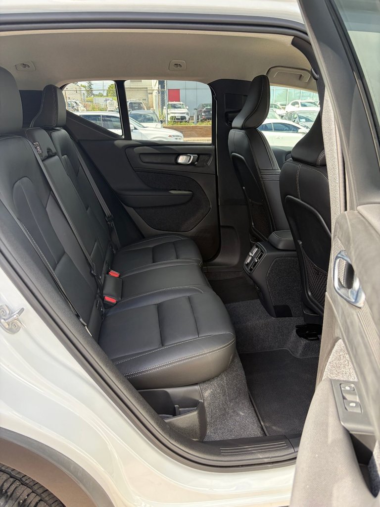 2025 Volvo XC40 CORE BRIGHT THEME-19