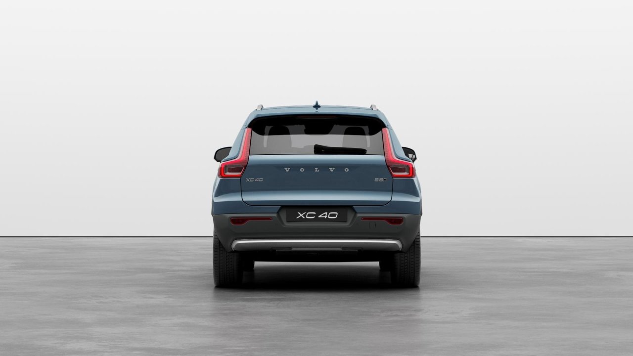 2025 Volvo XC40 Plus Bright Theme-3