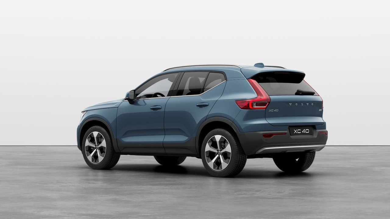 2025 Volvo XC40 Plus Bright Theme-1