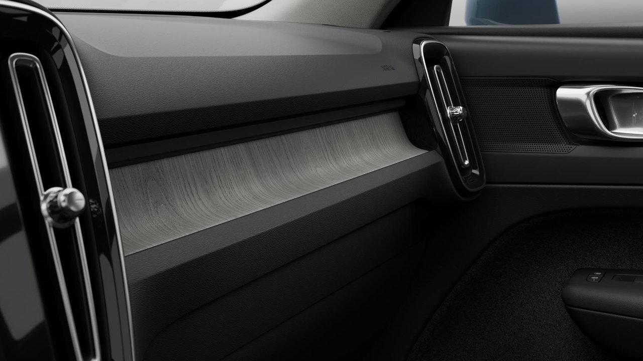 2025 Volvo XC40 Plus Bright Theme-6