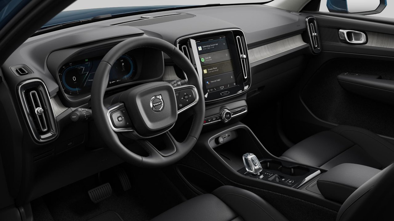 2025 Volvo XC40 Plus Bright Theme-7