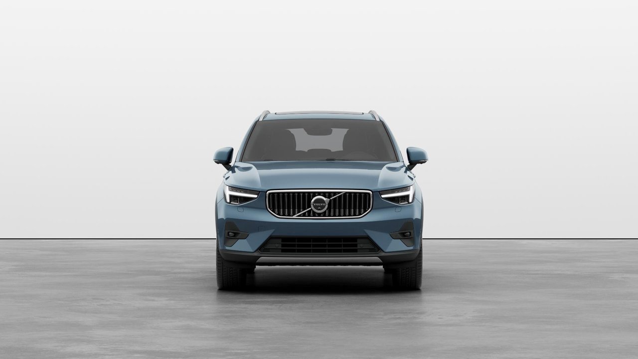 2025 Volvo XC40 Plus Bright Theme-2