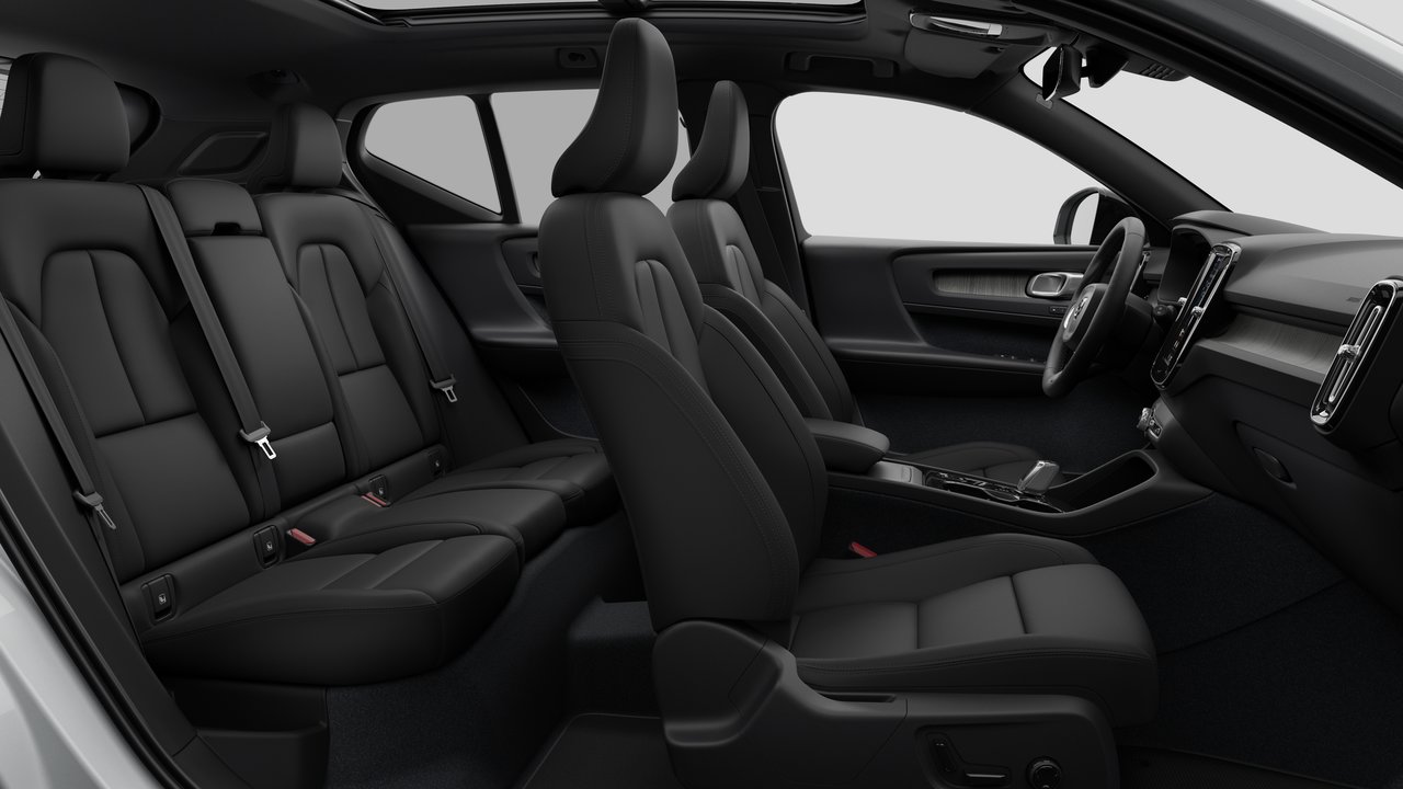 2026 Volvo XC40 Plus Dark Theme-12