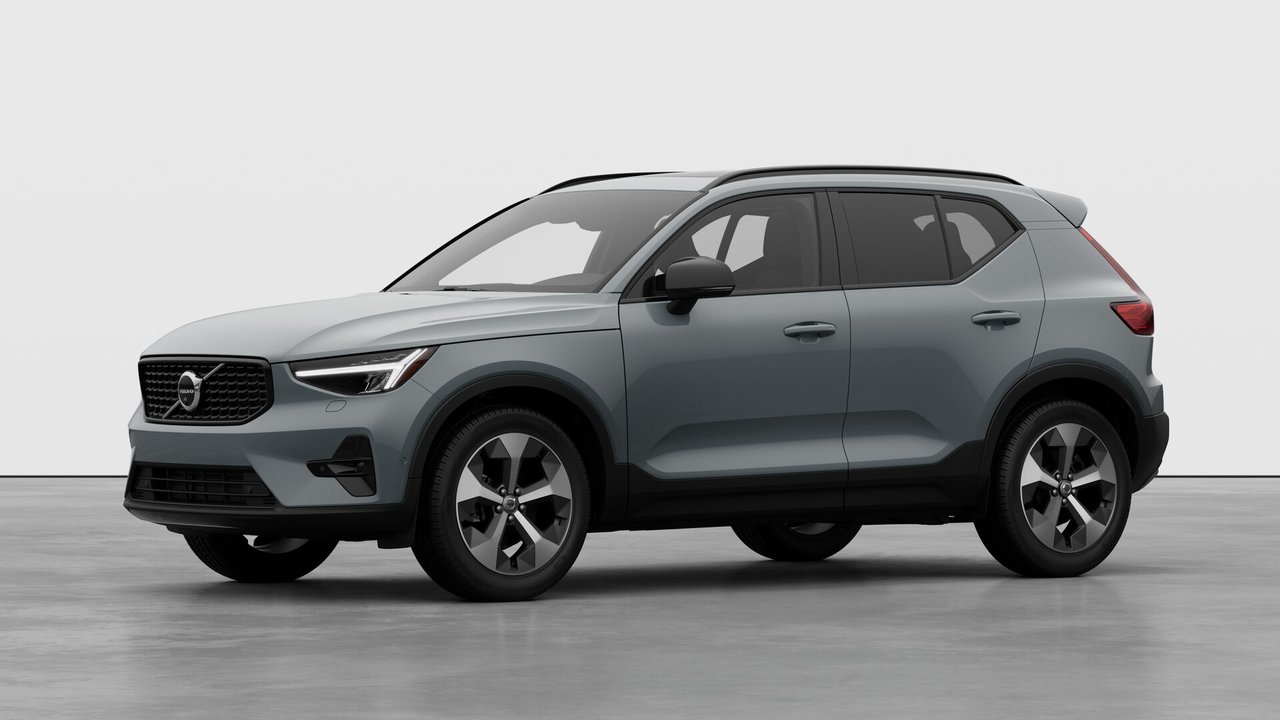 2026 Volvo XC40 Plus (Dark Theme)-0
