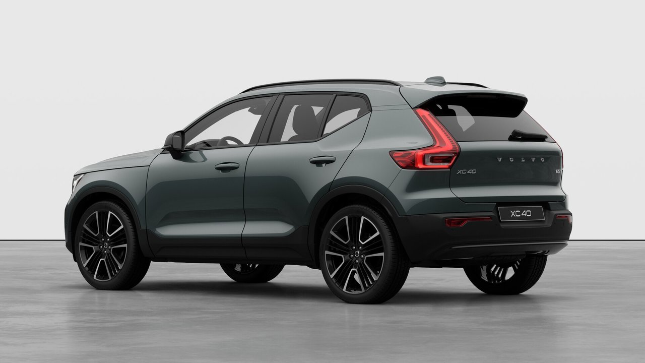 2026 Volvo XC40 Ultra (Dark Theme)-1