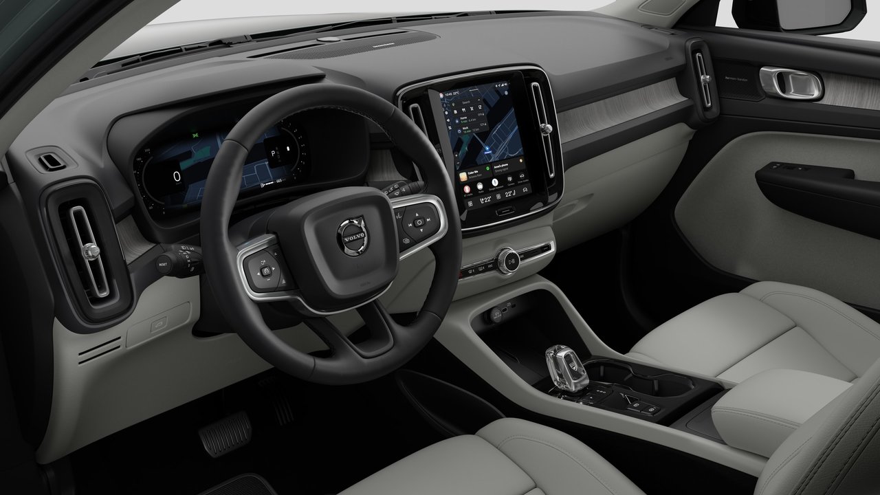 2026 Volvo XC40 Ultra (Dark Theme)-9