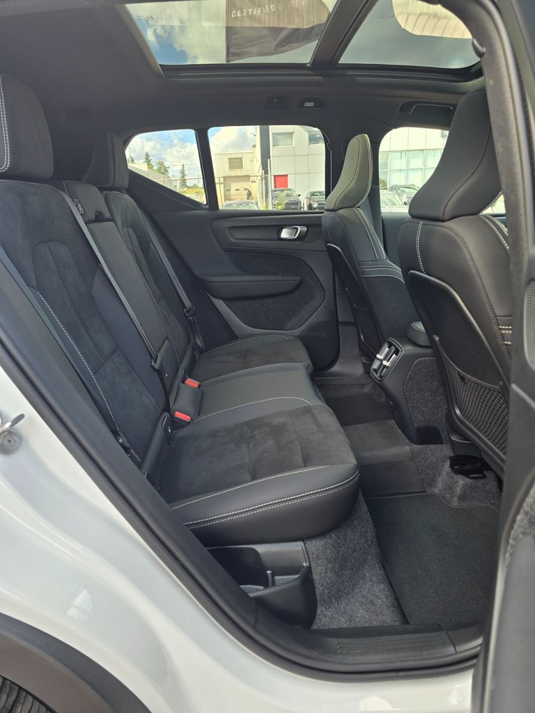 2026 Volvo XC40 ULTRA BLACK EDITION-20