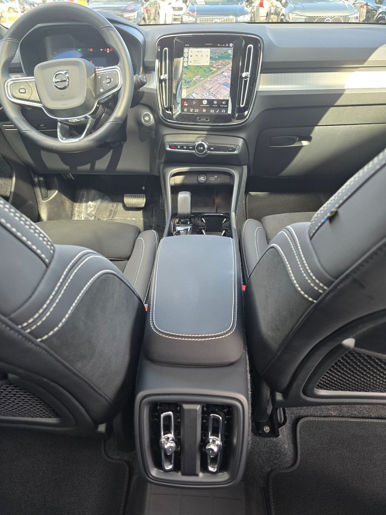 2026 Volvo XC40 ULTRA BLACK EDITION-22