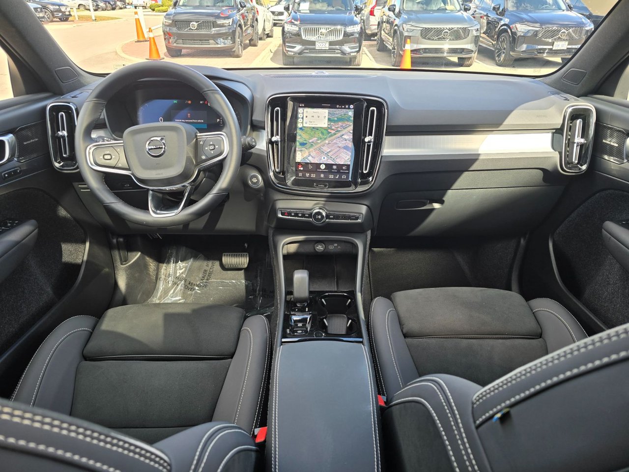 2026 Volvo XC40 ULTRA BLACK EDITION-4