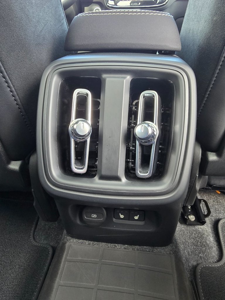 2026 Volvo XC40 ULTRA BLACK EDITION-21