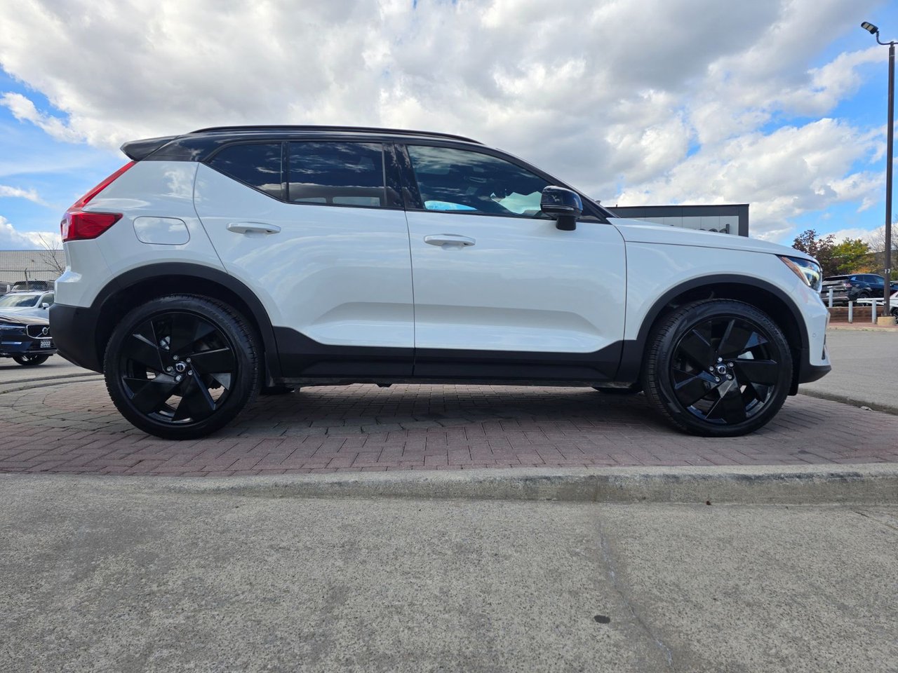 2026 Volvo XC40 ULTRA BLACK EDITION-15