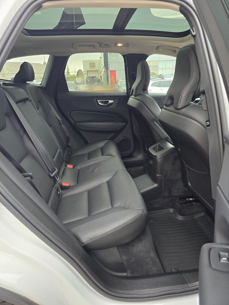2022 Volvo XC60 RECHARGE INSCRIPTION EXPRESSION-22