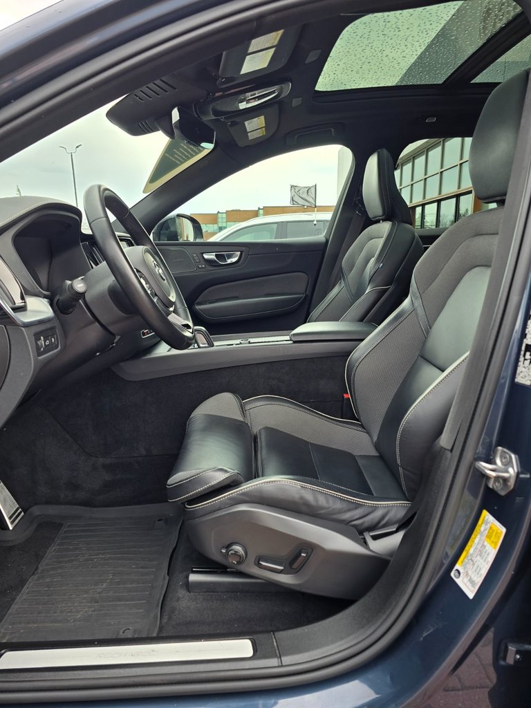 2022 Volvo XC60 RECHARGE R-DESIGN-26