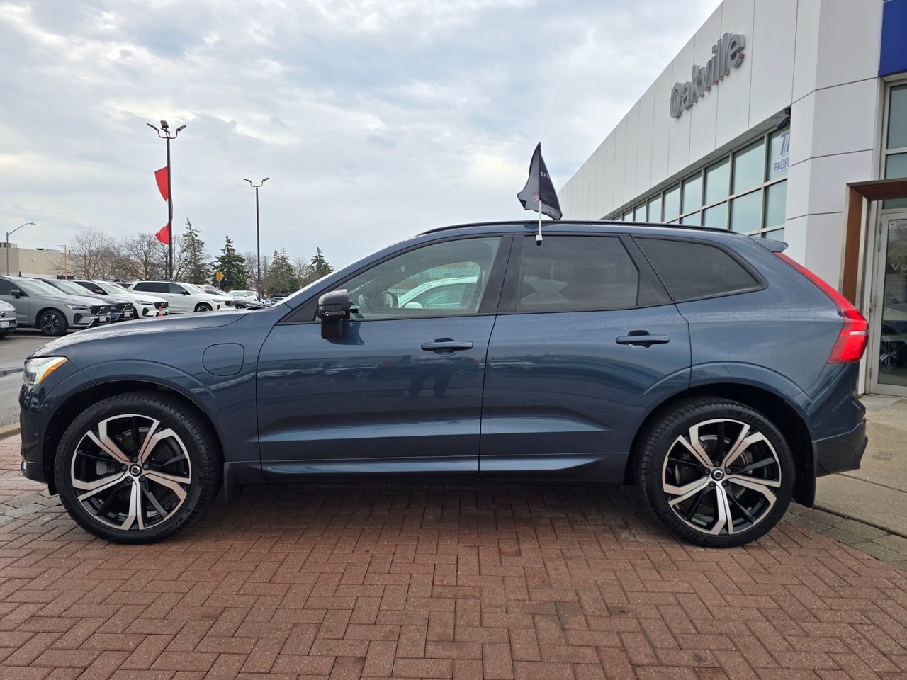 2022 Volvo XC60 RECHARGE R-DESIGN-9