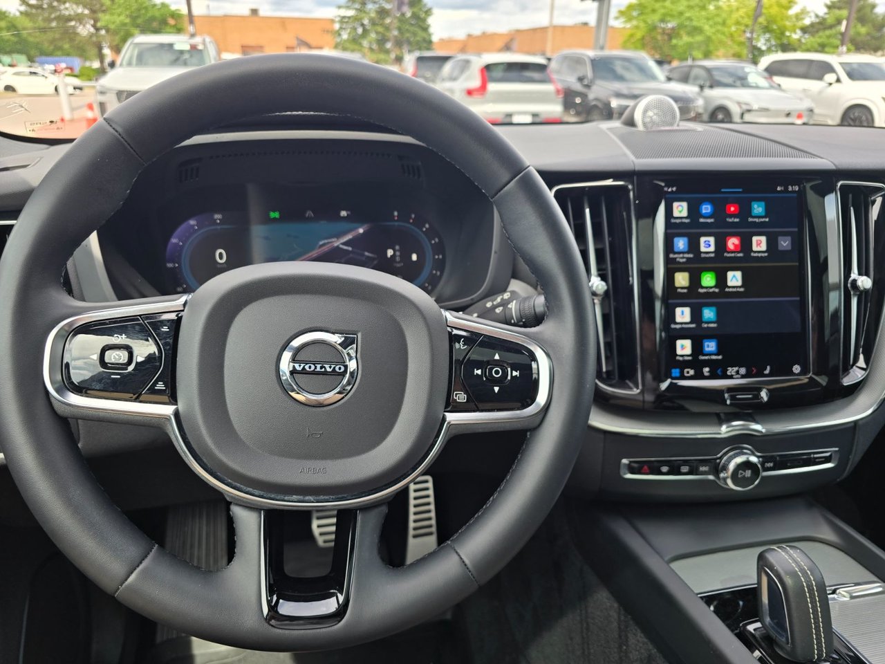 2022 Volvo XC60 R-DESIGN-26