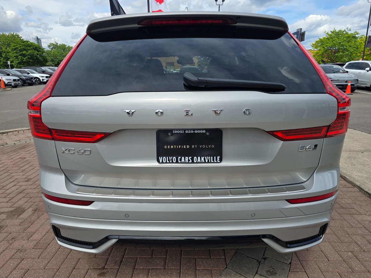 2022 Volvo XC60 R-DESIGN-13