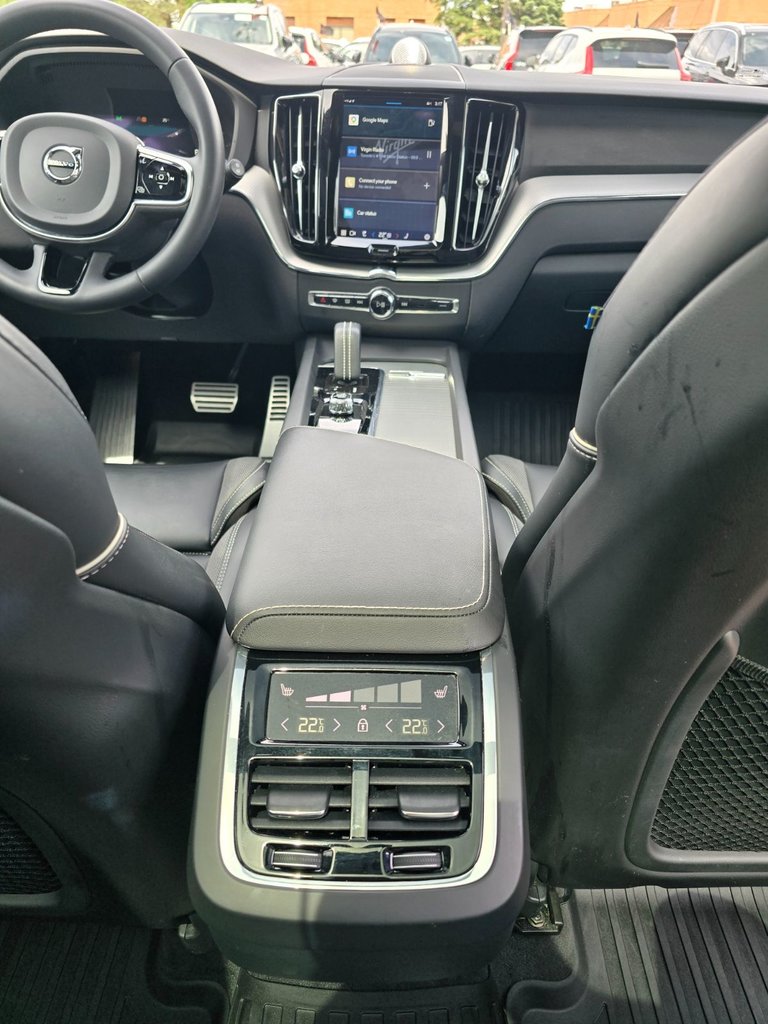 2022 Volvo XC60 R-DESIGN-21
