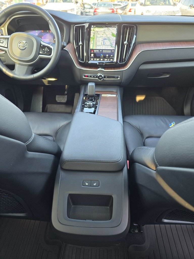 2023 Volvo XC60 PLUS DARK THEME-20