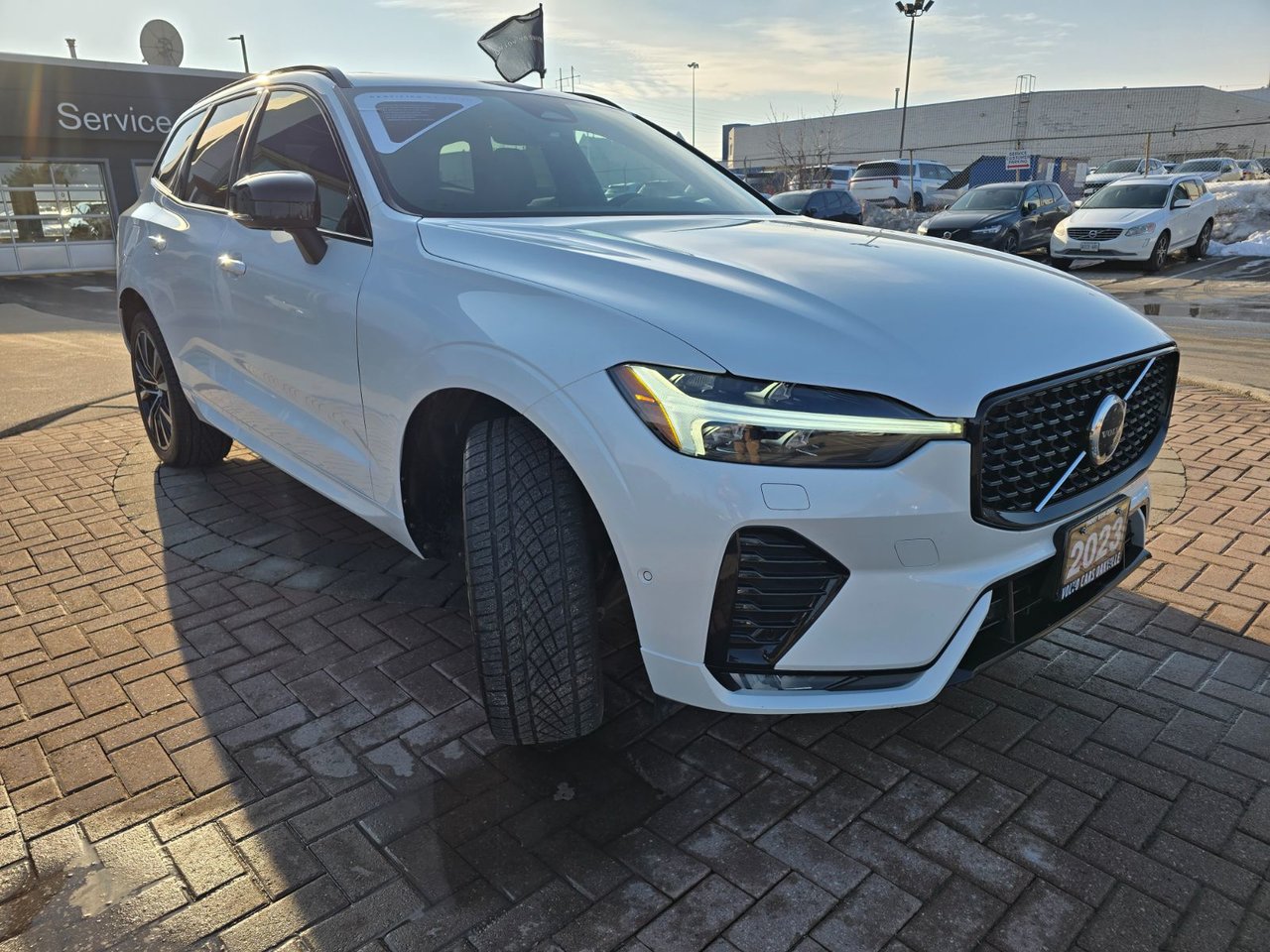 2023 Volvo XC60 PLUS DARK THEME-5