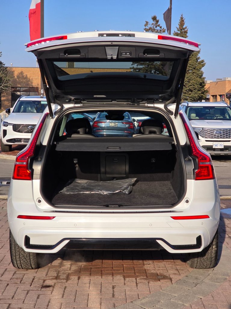 2023 Volvo XC60 PLUS DARK THEME-15