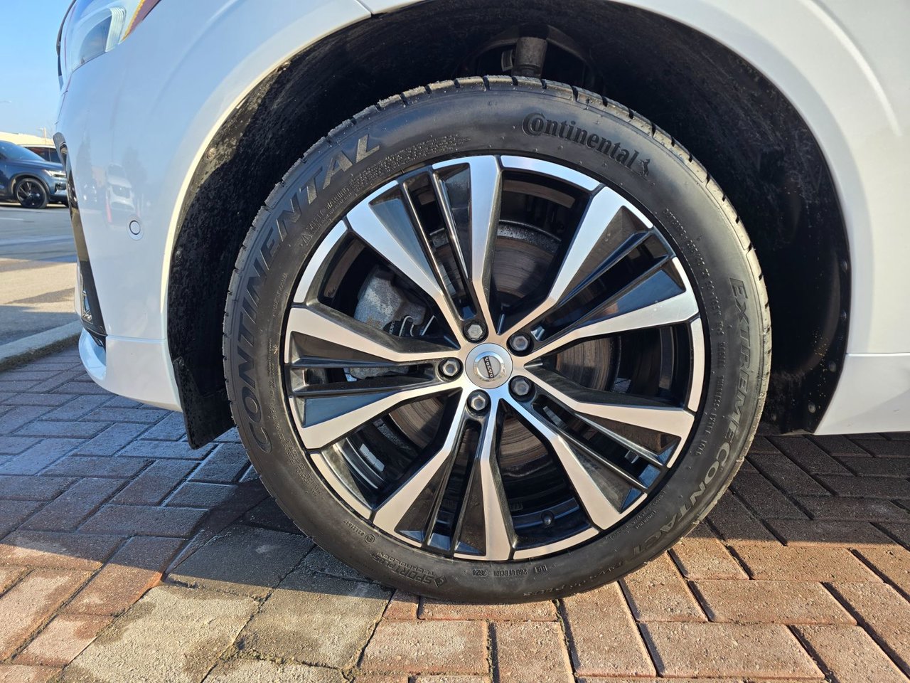 2023 Volvo XC60 PLUS DARK THEME-7