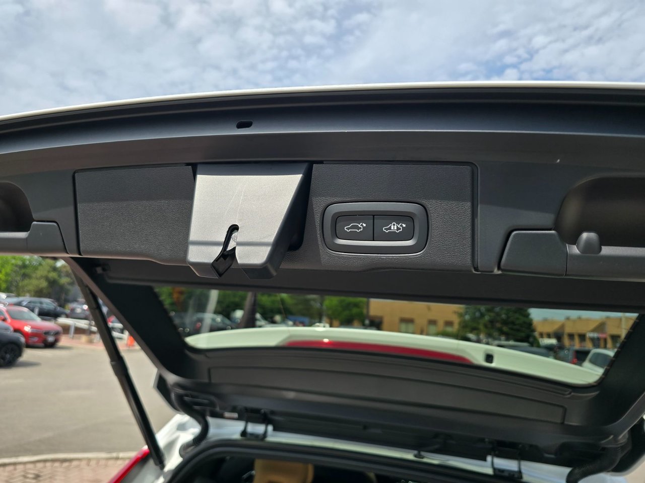2023 Volvo XC60 ULTIMATE BRIGHT THEME-16