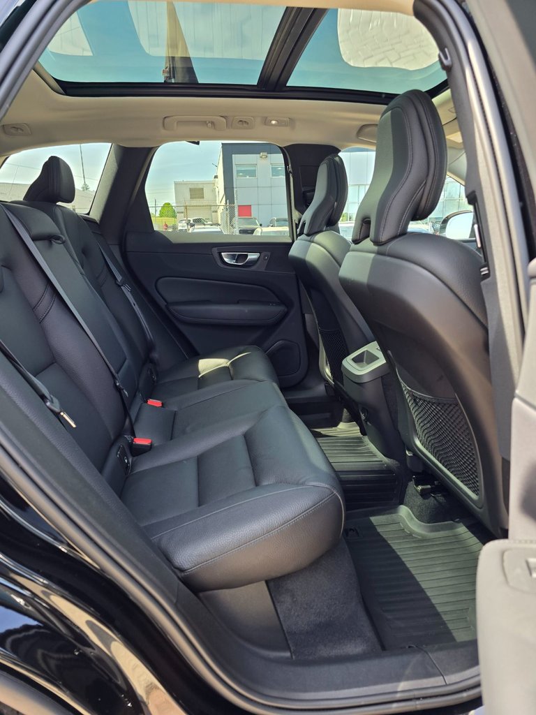 2023 Volvo XC60 PLUS DARK THEME-19