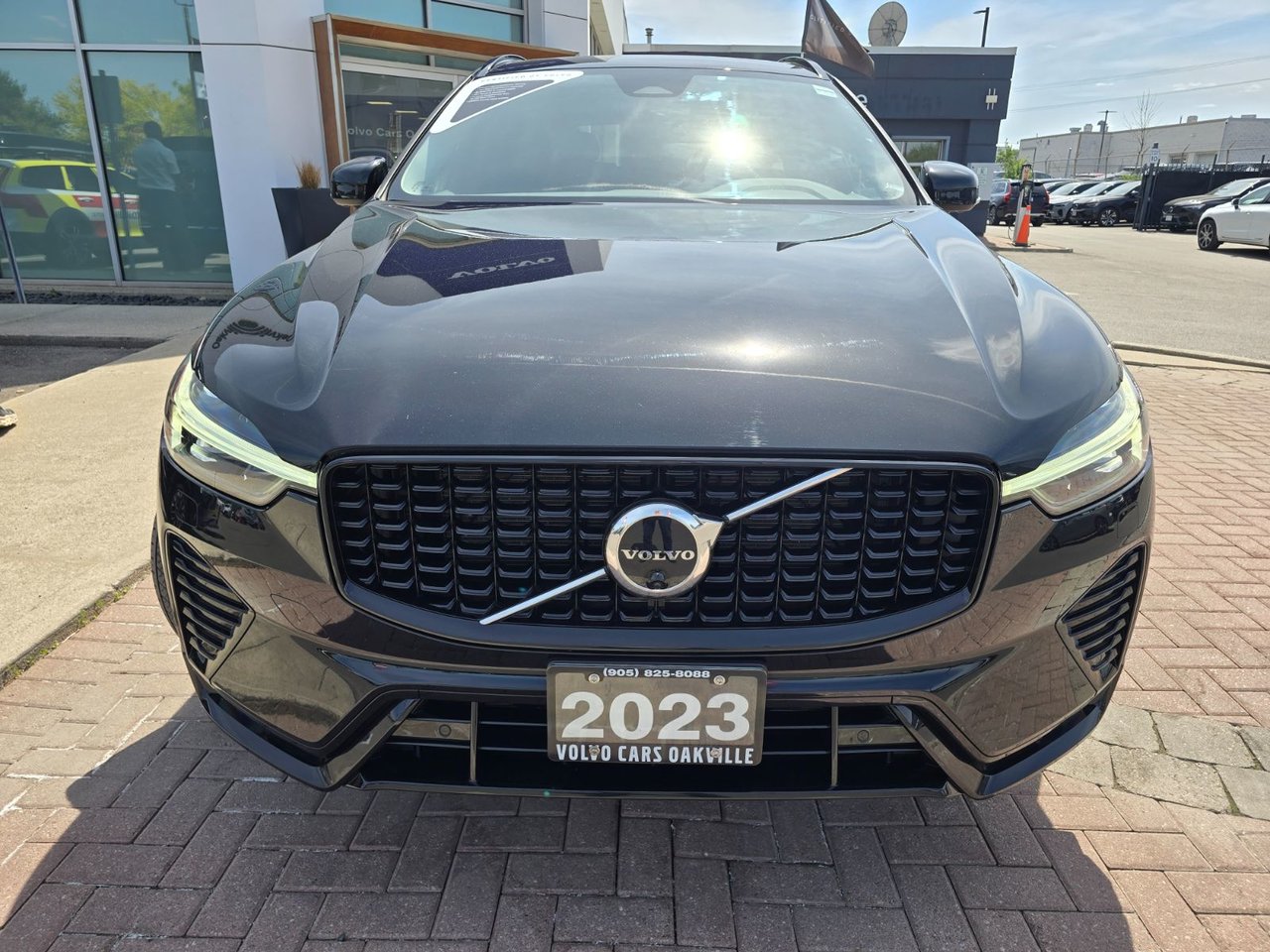 2023 Volvo XC60 PLUS DARK THEME-3