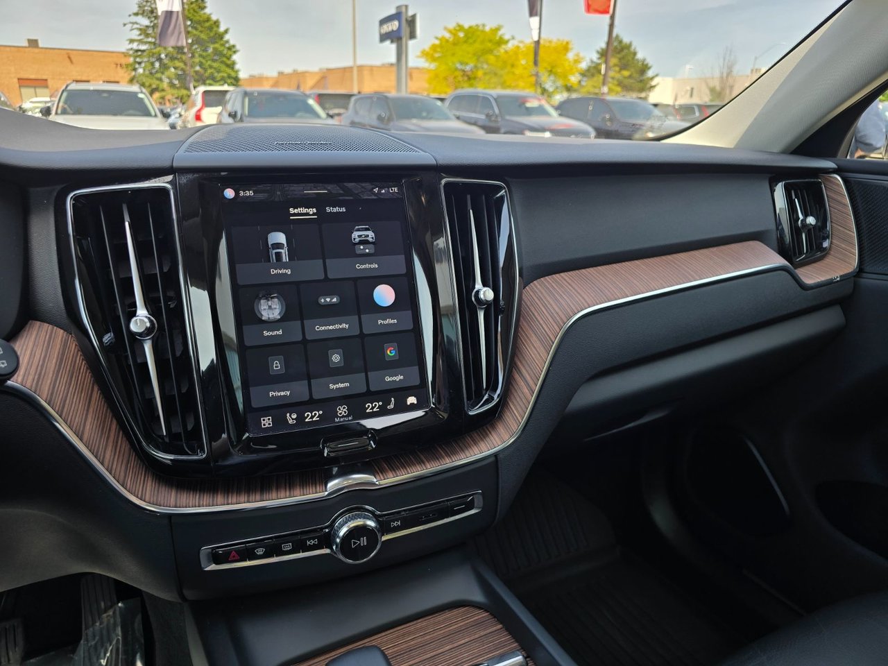 2023 Volvo XC60 PLUS DARK THEME-28