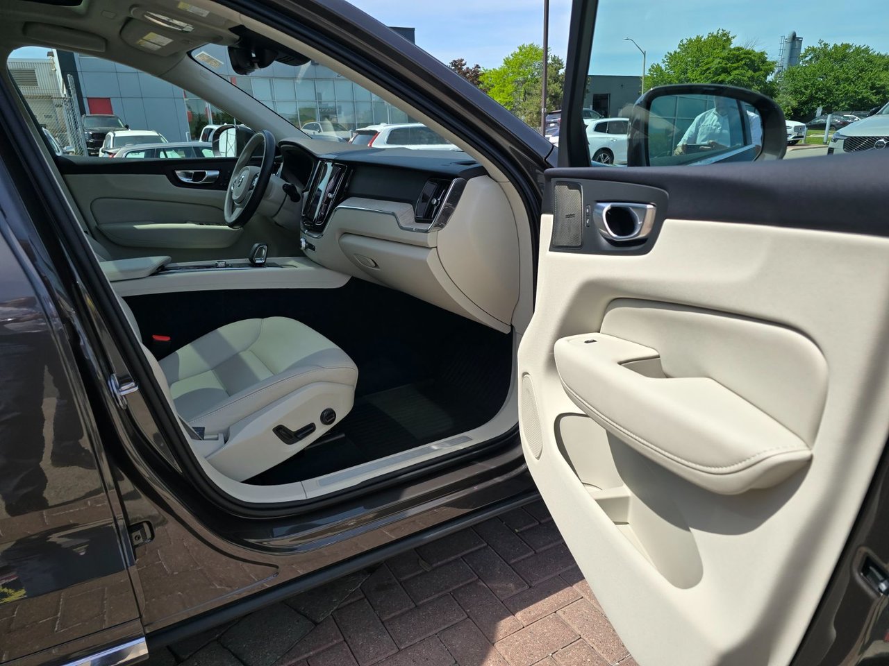 2023 Volvo XC60 PLUS BRIGHT THEME-22