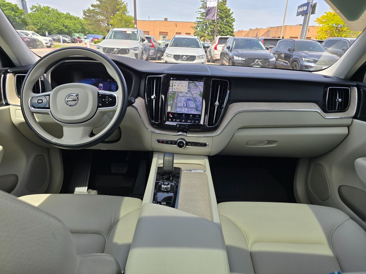 2023 Volvo XC60 PLUS BRIGHT THEME-4