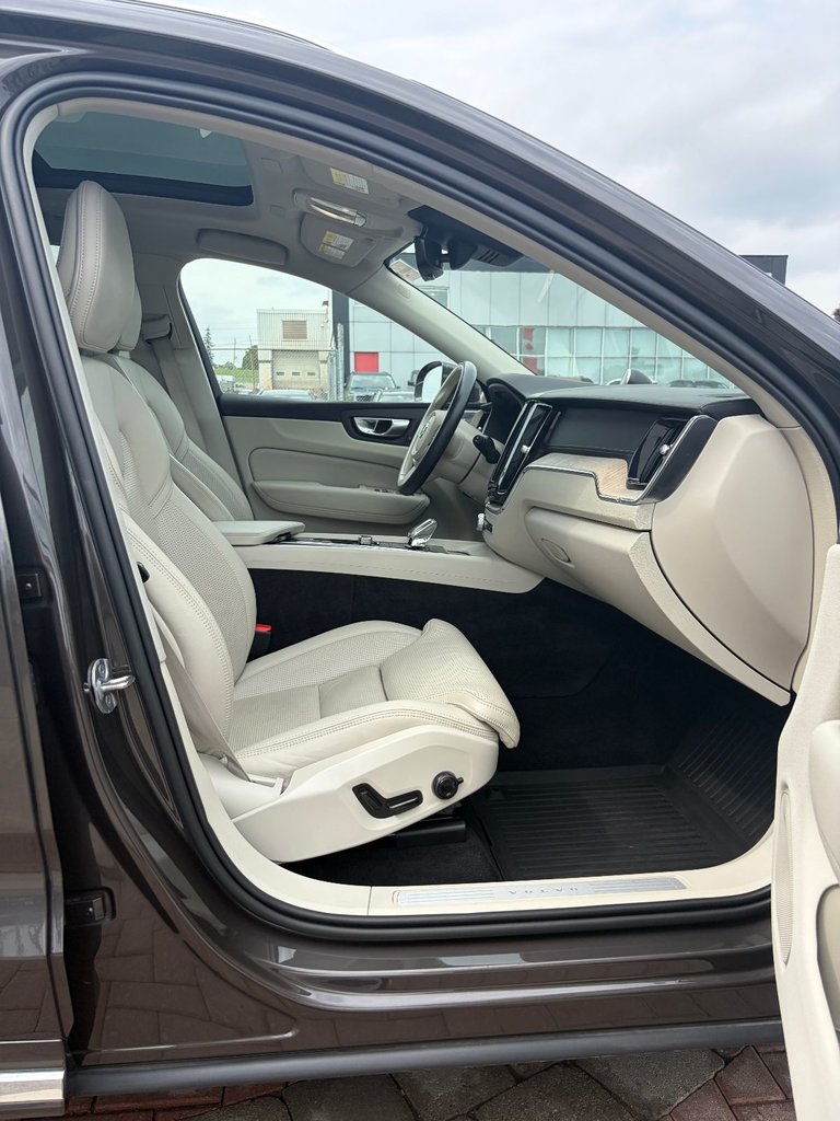 2023 Volvo XC60 ULTIMATE BRIGHT THEME-23
